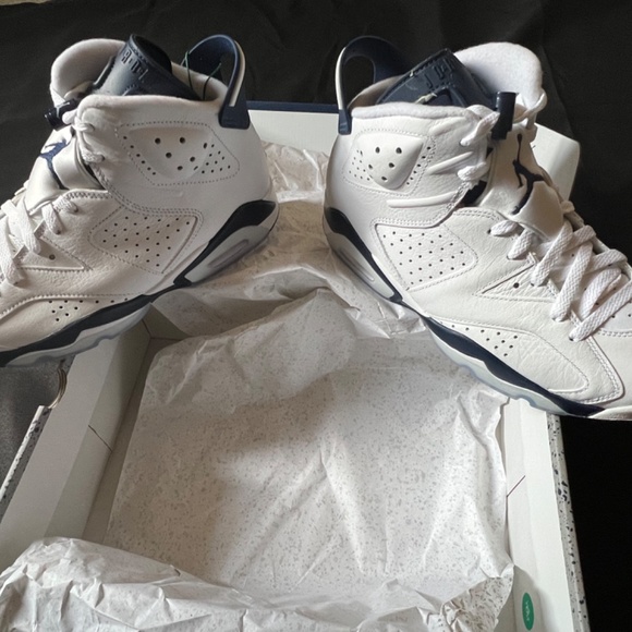 Authentic - Jordan 6 Retro \